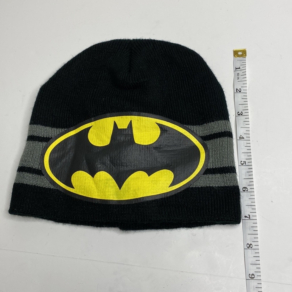 Batman Knit Beanie Hat With Yellow Logo & Gray Stripes - Picture 8 of 8